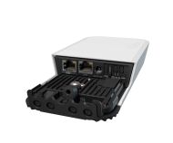 Безжичен Access Point MikroTik wAP ac RBwAPG-5HacD2HnD, 2 x 10/100/1000, 2.4 GHz (300Mpbs)/5GHz (867Mbps)