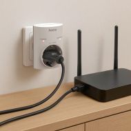 HAMA Контакт с вградена защита от пренапрежение